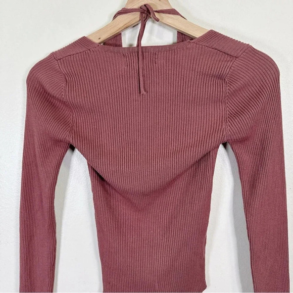 Heartloom Indra Sweater  Haltered Neck Vino Color - Picture 9 of 11